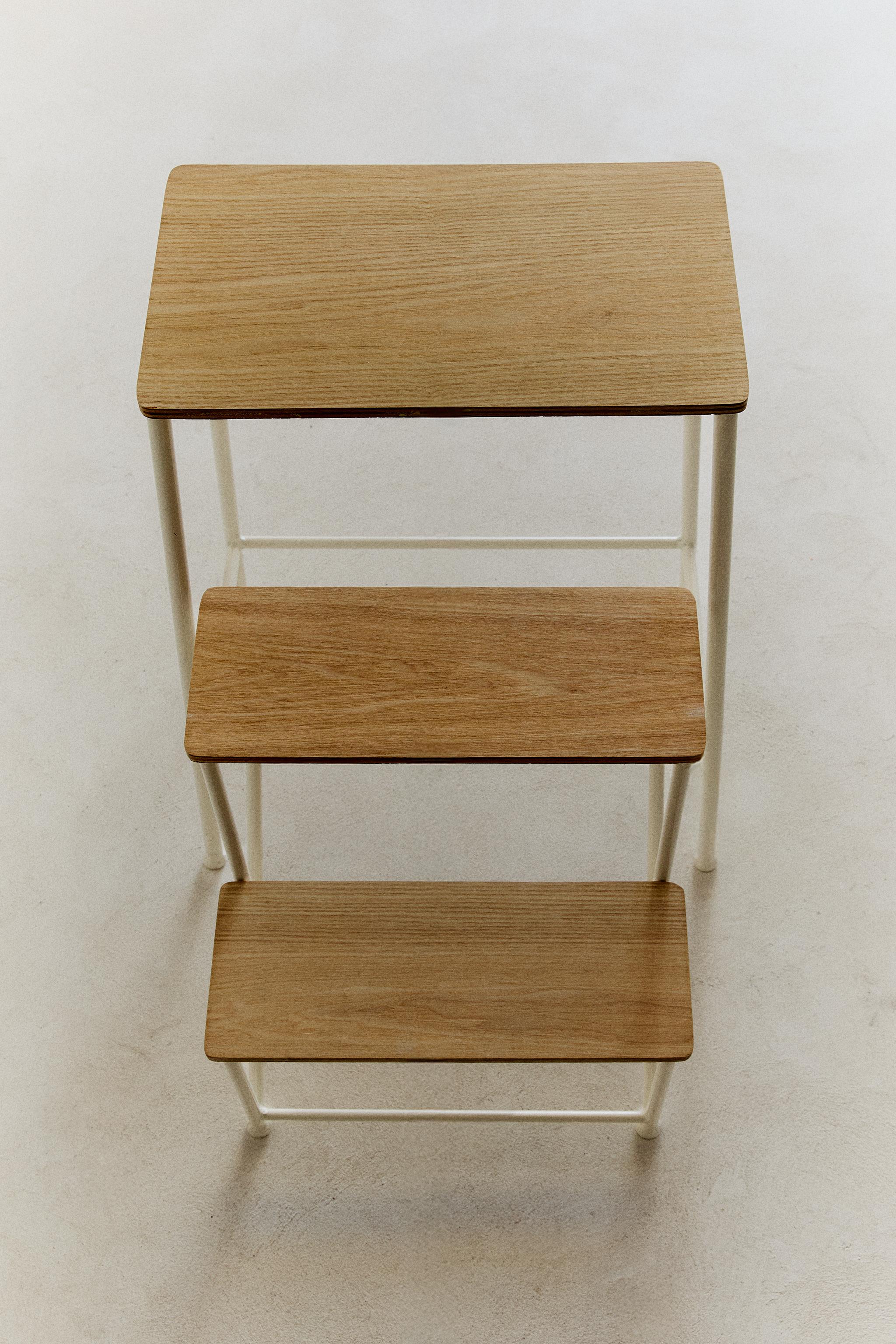 THREE-STEP WOOD AND IRON STOOL